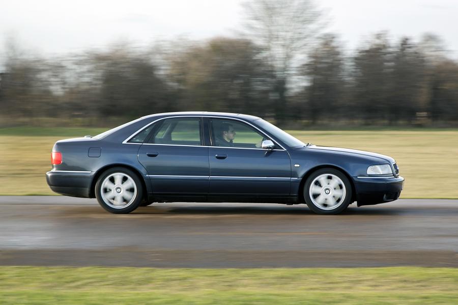  Audi S8 (D2) 1999 года  (UK) (фото 32 из 39)